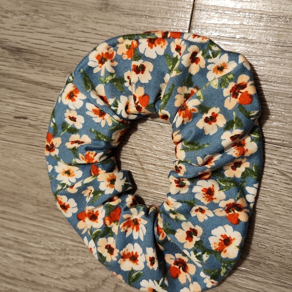 🐻 New Hair Scrunchie